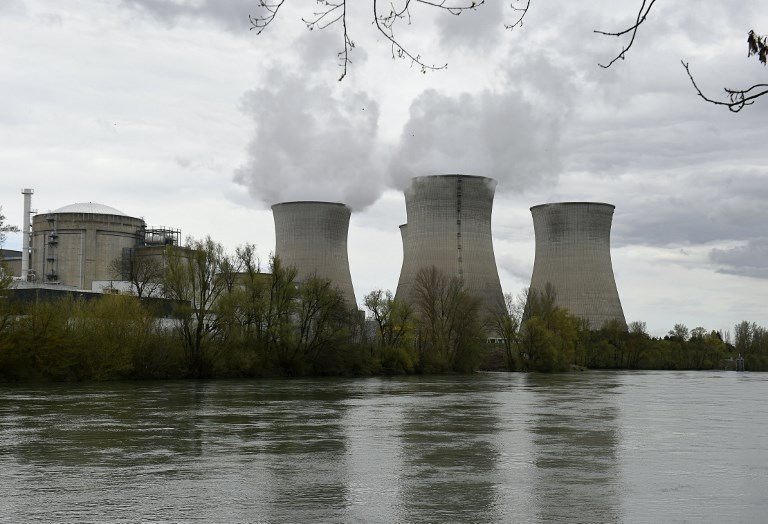 Un drone et un avion miniature de Greenpeace s'écrasent dans une centrale nucléaire