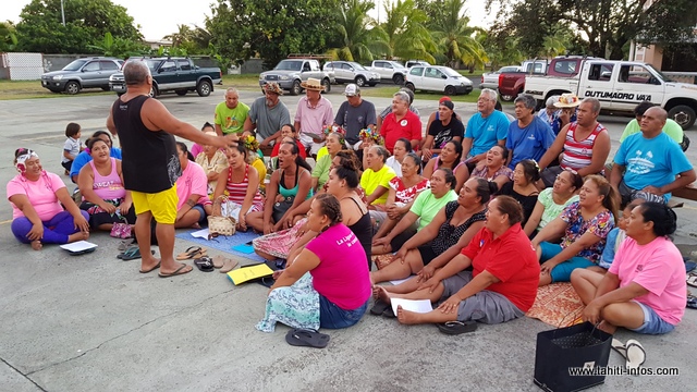 À travers les différentes mélodies et le texte, Tamarii Manotahi vous fera voyager dans le temps.