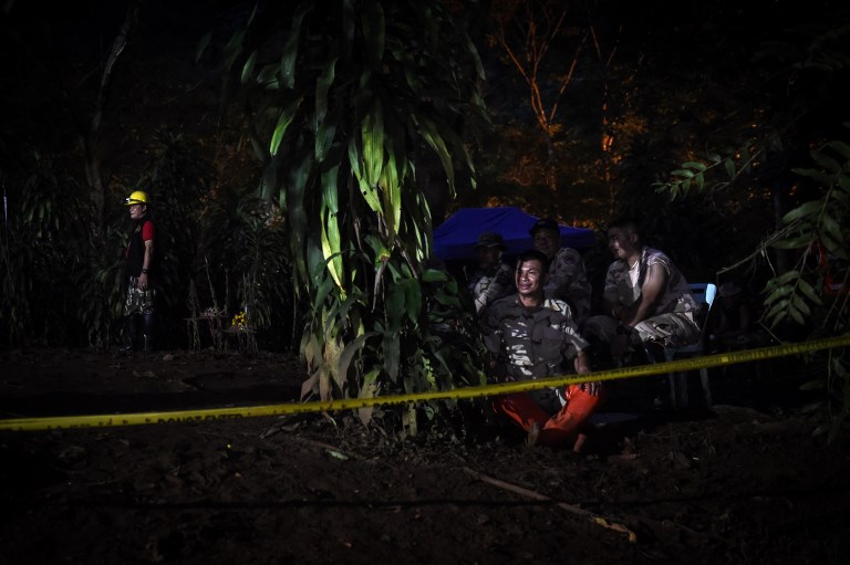 Un plongeur thaïlandais meurt en tentant de sauver les enfants prisonniers d'une grotte