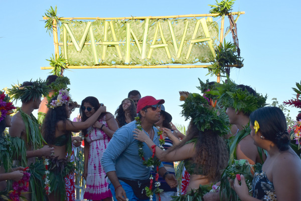 Le Paul Gauguin fait escale à Vairao pour la première fois