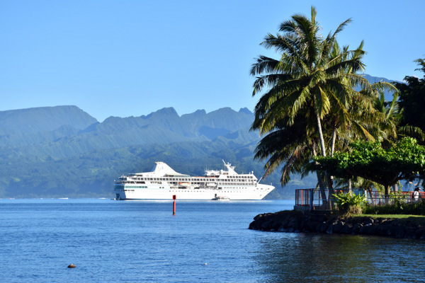 Le Paul Gauguin fait escale à Vairao pour la première fois