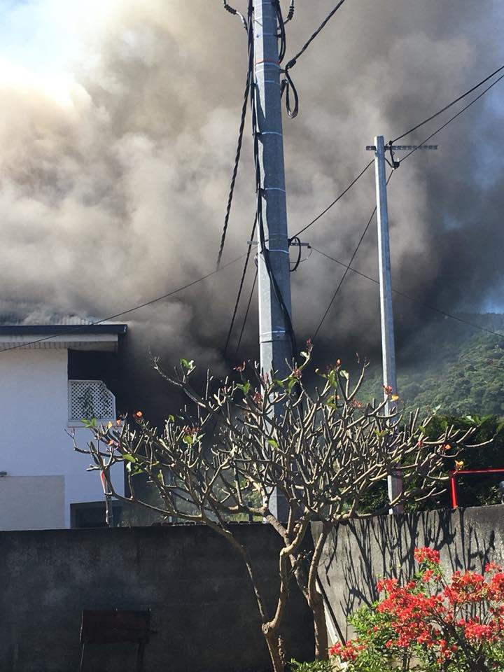 Quatre appartements brûlent lors d'un incendie à Punaauia
