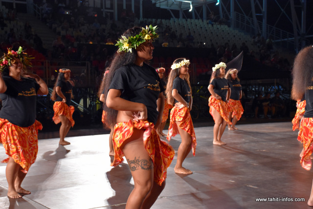 C'est avec 60 danseuse et 26 danseurs que le groupe espère faire réagir To'atā.