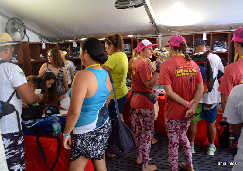 Visite de la Fan Zone à Aorai Tini Hau