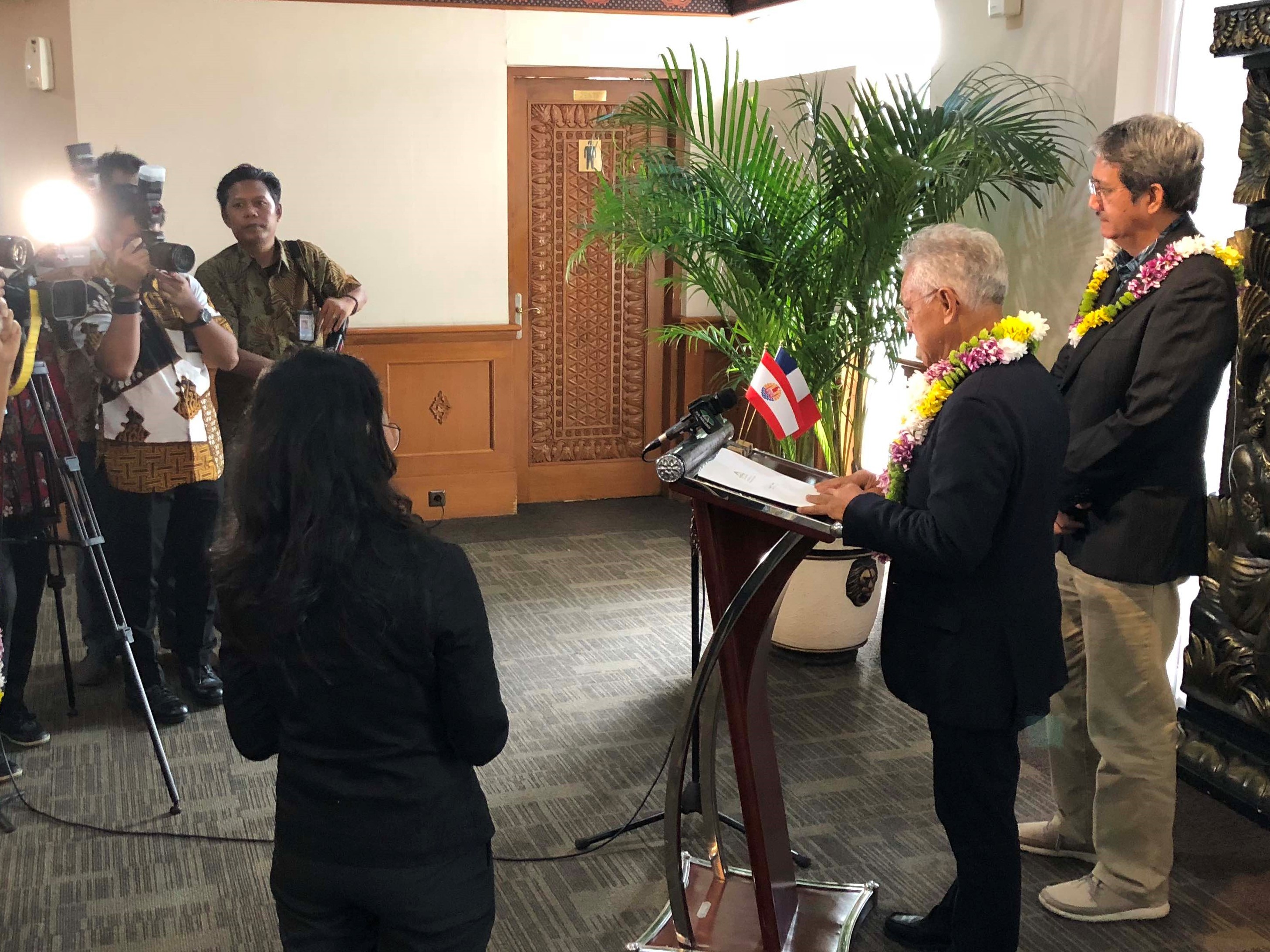 Gaston Tong Sang a tenu une courte allocution devant les médias locaux avant de rejoindre les autres délégations du Pacifique, dans le centre-ville.