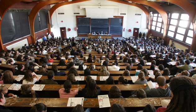 Etudiants : quelles démarches pour s'installer en métropole?