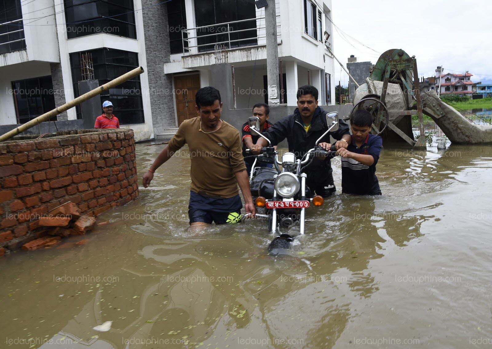 Inde : des pluies torrentielles tuent 49 personnes