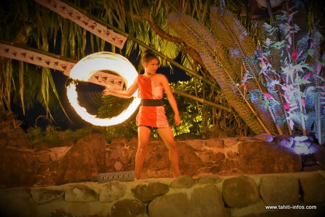 Tous les ans, l'école de danse du feu de Leon Teai est présente au Mini Heiva de l'Intercontinental.