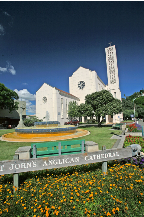 Même l’église anglicane, pas très rock’n’roll on vous l’accorde, a flirté avec le style Art Déco.