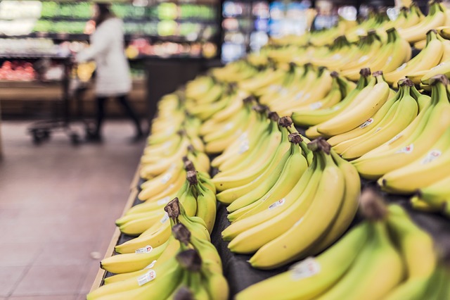 Chlordécone/bananes: le gouvernement va revoir les limites autorisées dans les aliments