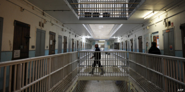 Un surveillant mis en examen pour avoir introduit des téléphones en prison