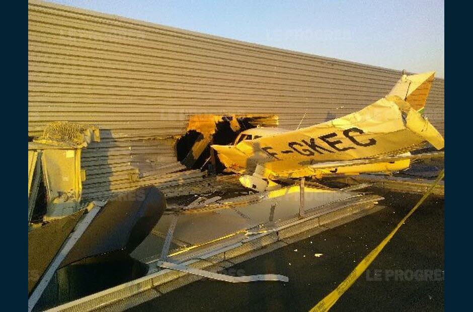 "Miracle" près de Lyon: deux blessés légers dans le crash d'un avion de tourisme