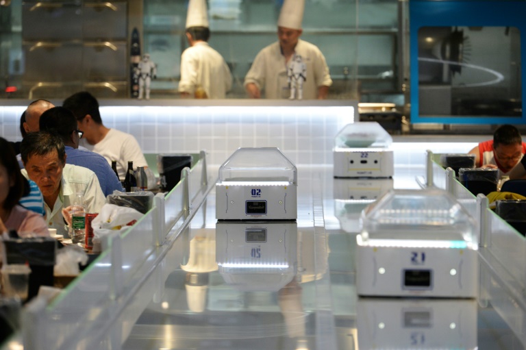 Chine: au restaurant, le serveur est un robot