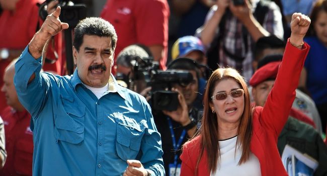 Venezuela: Maduro accuse des députés de l'opposition d'implication dans l'"attentat"