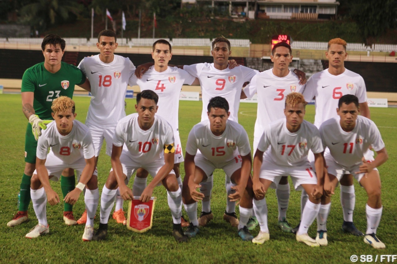 Les joueurs titulaires avant le début du match