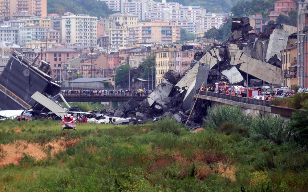 Le choc et la colère en Italie après l'effondrement meurtrier d'un pont à Gênes