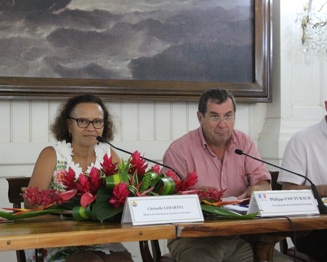 Christelle Lehartel, ministre de l’éducation, de la jeunesse et des sports, aux côtés du vice-recteur Philippe Couturaud.