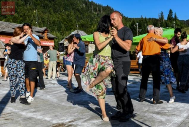"Thérapie au tango" dans les montagnes du Monténégro