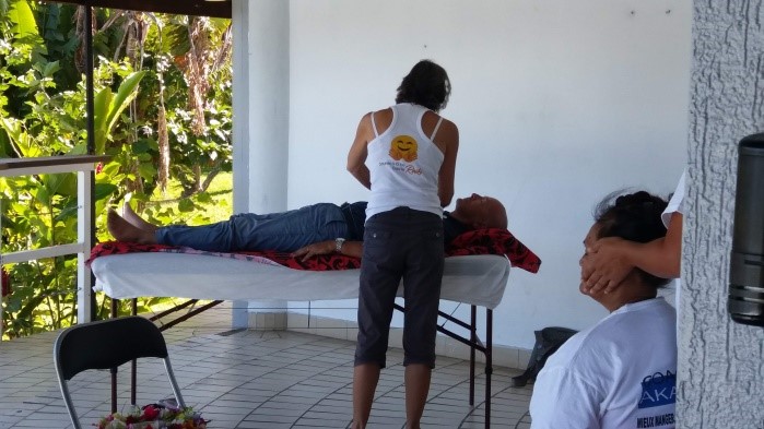 Séance d’initiation gratuite au reiki organisée par l’association Reiki Polynésie. Crédit Rotary