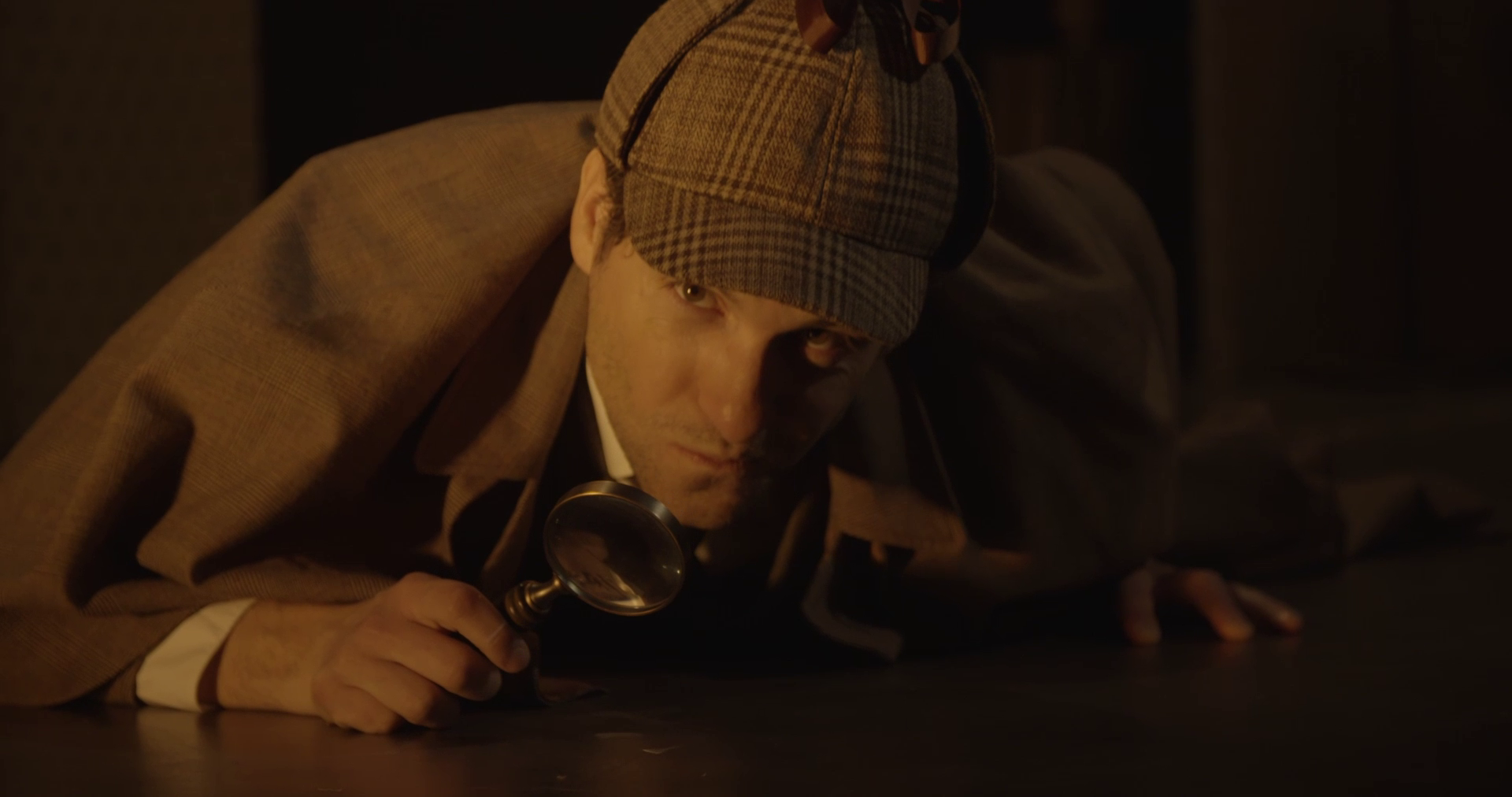 Sherlock Holmes vient mener une enquête à Tahiti