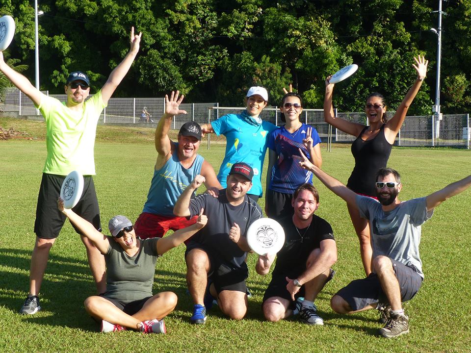Les principaux atouts de l'Ultimate : des équipes mixtes, un sport étonnamment physique, la possibilité de progresser rapidement au lancer de frisbee, un esprit de fair play omniprésent.