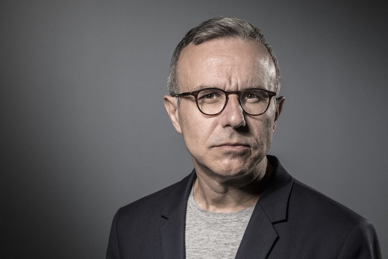 L'écrivain Besson prochain consul général à Los Angeles, Macron se défend de tout "copinage"