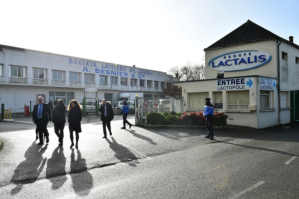 Affaire Lactalis: des parents portent plainte après le vol d'un ordinateur à la répression des fraudes