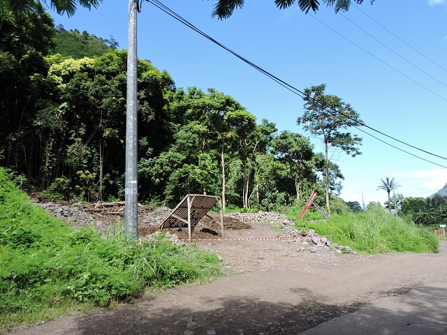 Te Vai Ara demande que "la puissance publique prenne en charge le coût des études et des protections" pour que les zones passent de rouge à bleu et soient donc de nouveau constructibles.