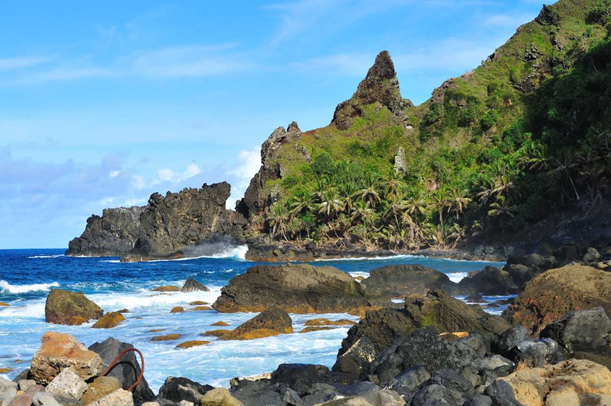 Pitcairn a une dimension principalement verticale nous a expliqué le photographe (crédit photo : Tony Probst)