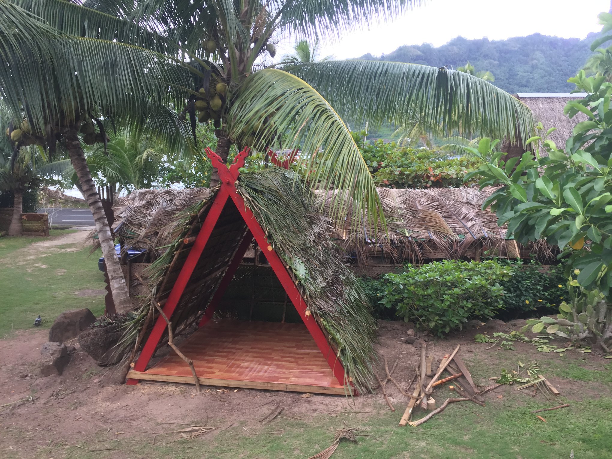 Des fare ont été construits spécialement pour le festival par les bénévoles de l'association.