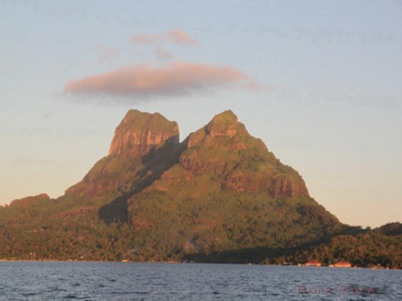 Ce système de communication à haut débit par câbles sous-marins à fibre optique va relier Tahiti à Samoa, avec notamment une branche sur Bora Bora. crédit facebook.