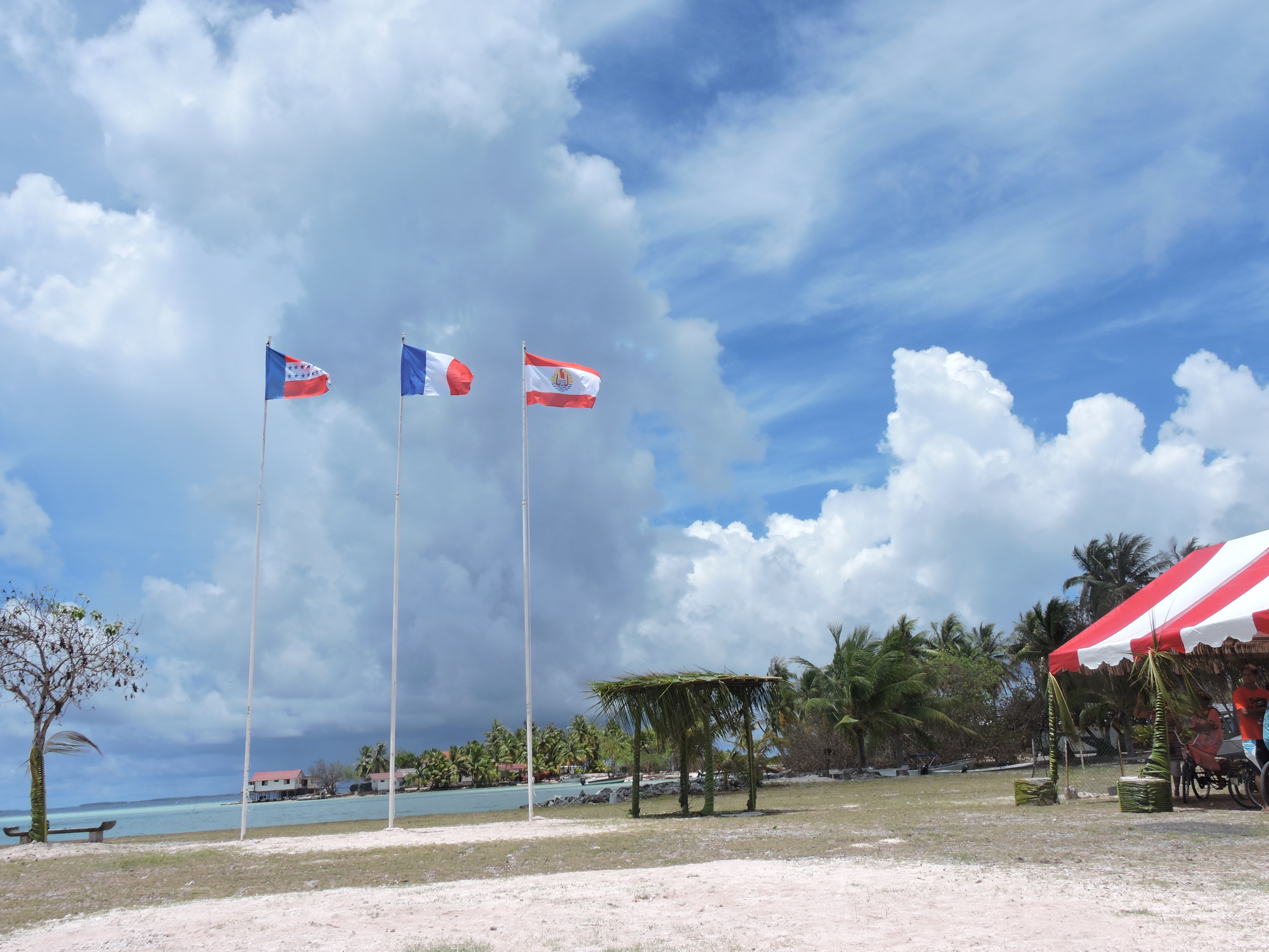 La possibilité pour un conseil municipal de se tenir par téléconférence permettra de réduire les coûts d'organisation pour les communes associées dans les archipels.