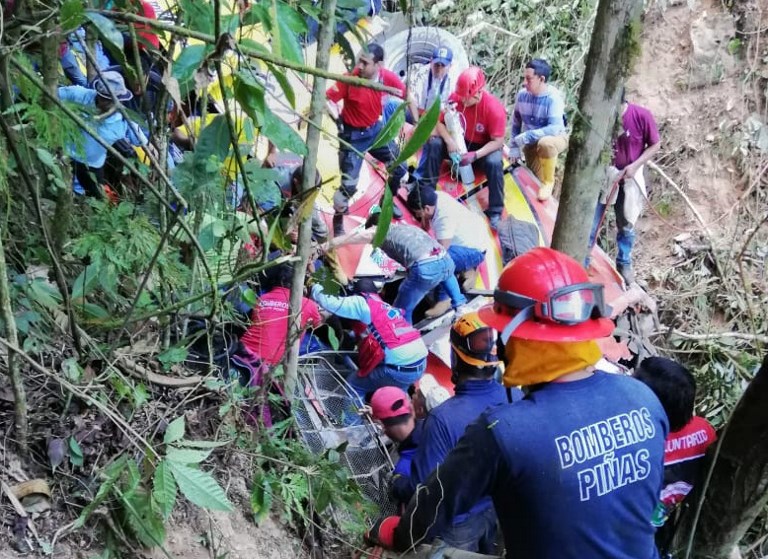 Equateur: 12 morts dans un 7e accident d'autocar en 37 jours