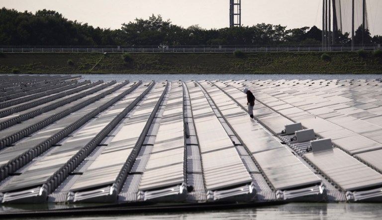 Début de la construction de la première centrale solaire flottante de France