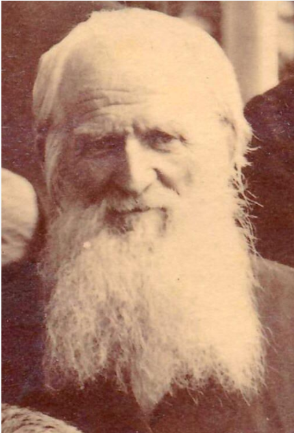 Le père Théodule Escolan accompagna Eugène Eyraud à Rapa Nui en 1866 et fut témoin de son décès le 19 août 1868.