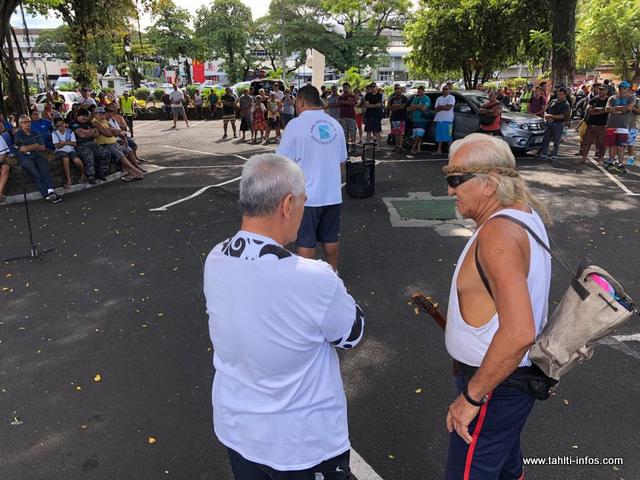 Avant l’ouverture de la séance, vendredi, les leaders syndicaux ont rappelé à leurs membres, les grandes lignes de la réforme des retraites.