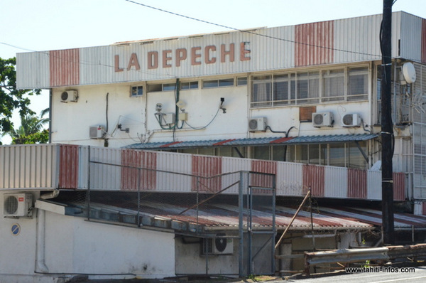 Il est reproché aux deux hommes d'avoir fait des entorses au droit du travail, entre 2014 et 2016, en licenciant contre l'avis de l'inspection du travail, des représentants syndicaux et des délégués du personnel du groupe La Dépêche de Tahiti.