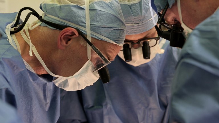 Aux Etats-Unis, quatre autres personnes paralysées marchent ou se lèvent