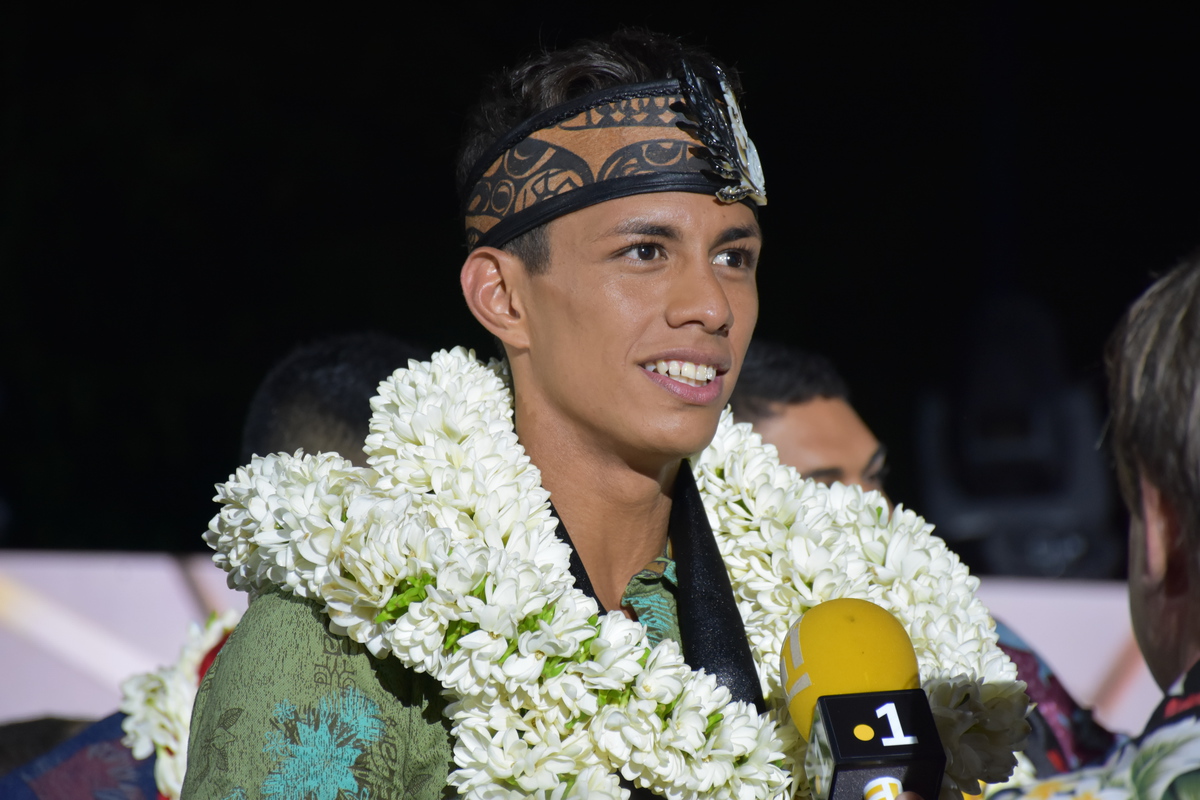 Tamahei Pohoeani, succède ainsi à Kévin Richmond élu plus beau tane du fenua en 2017.