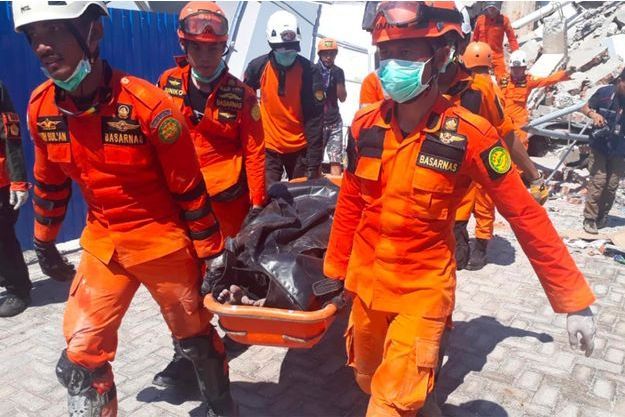 Indonésie: 71 étrangers au moment du séisme, 3 Français recherchés