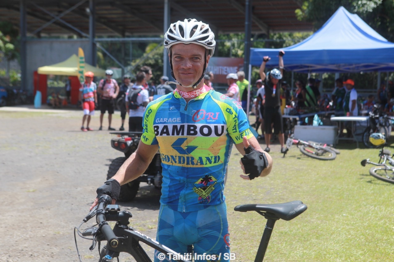 Teva Poulain arrive premier en VTT