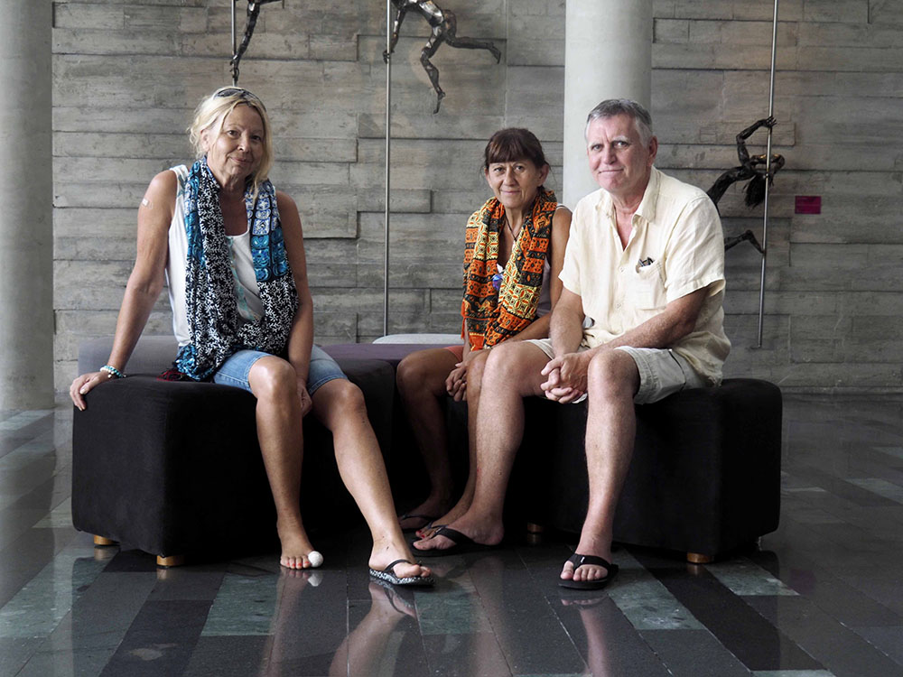 "On s'est cramponnés à un arbre", raconte un Français survivant du tsunami des Célèbes