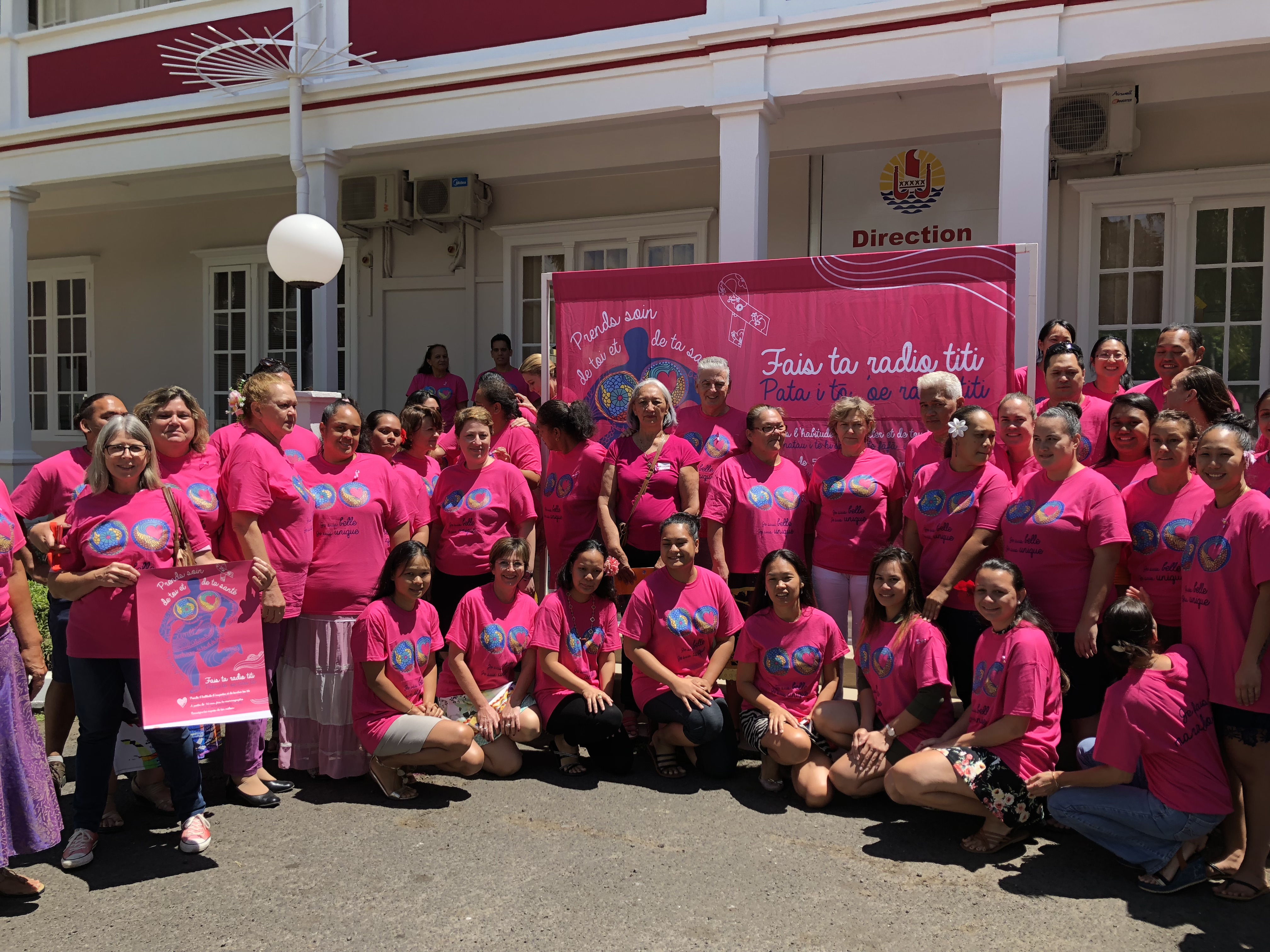 "Il est important de rappeler qu'à partir de 50 ans, les femmes peuvent bénéficier d’une mammographie gratuite tous les deux ans", a rappelé Jacques Raynal, ministre de la Santé.
