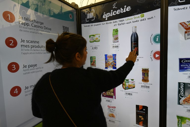 Ultra-connecté, le "magasin du futur" de Casino ouvre à Paris