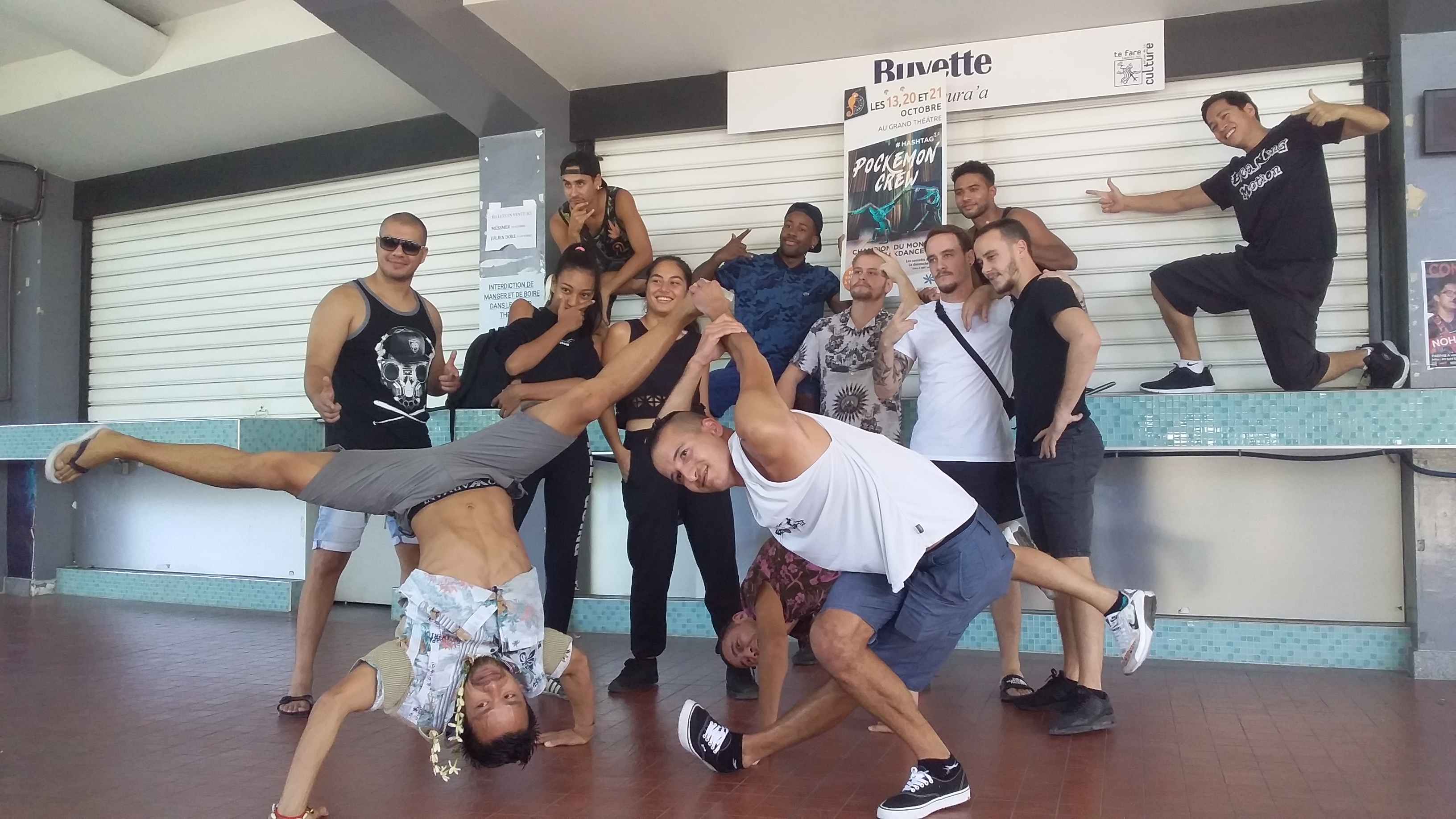 Les champions du monde de break dance Pokemon Crew mettent nos comportements addictifs aux réseaux sociaux et à internet au centre de leur spectacle "Hashtag 2.0"