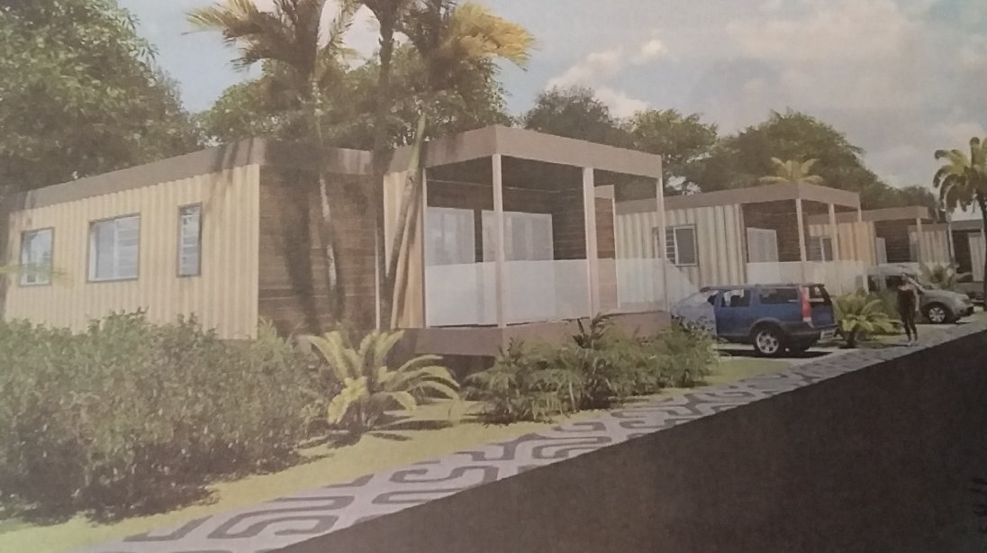 Ce projet est destiné à créer 27 logements provisoires, modulaires et transportables afin de reloger les familles habitant au sein de la bande de sécurité de l'aéroport de Tahiti-Faa'a.  Images : Island Studio architecture