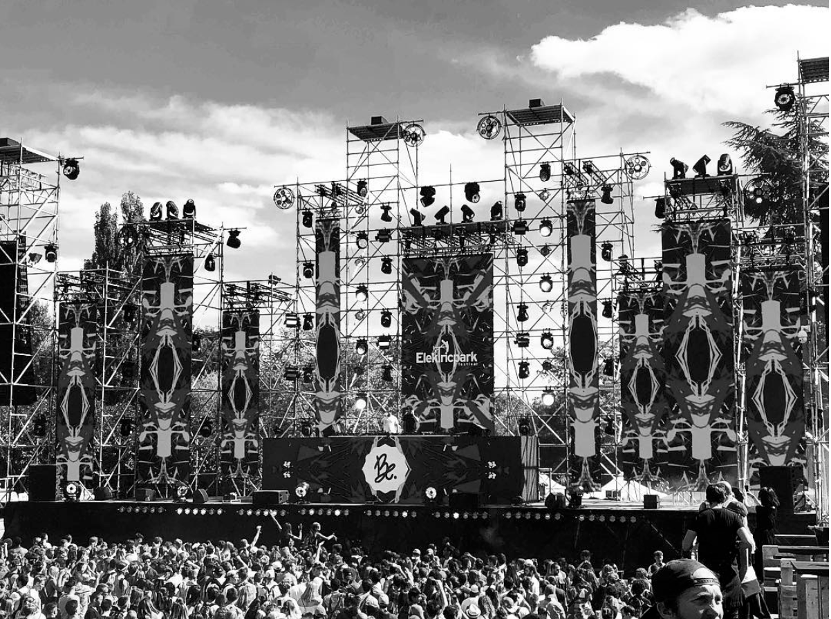 Après une tournée estivale triomphante dans les plus grands clubs et les plus gros festivals, Bon entendeur sera en concert à Tahiti !