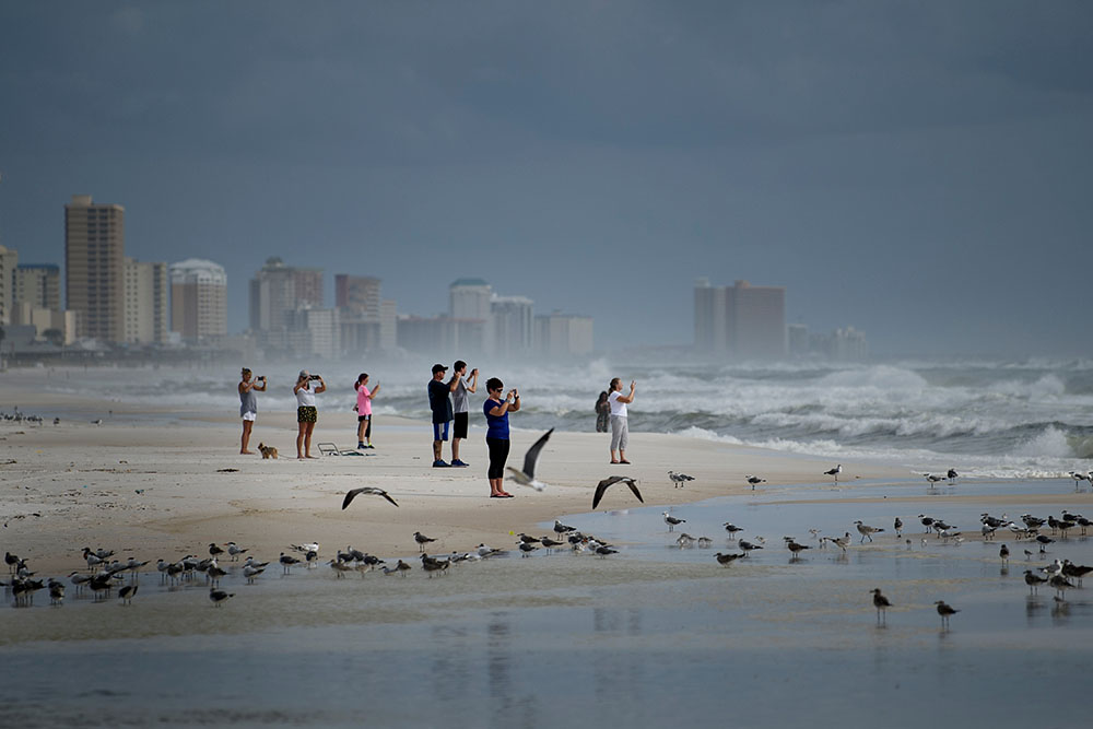 L'ouragan Michael "potentiellement catastrophique" commence à souffler sur la Floride