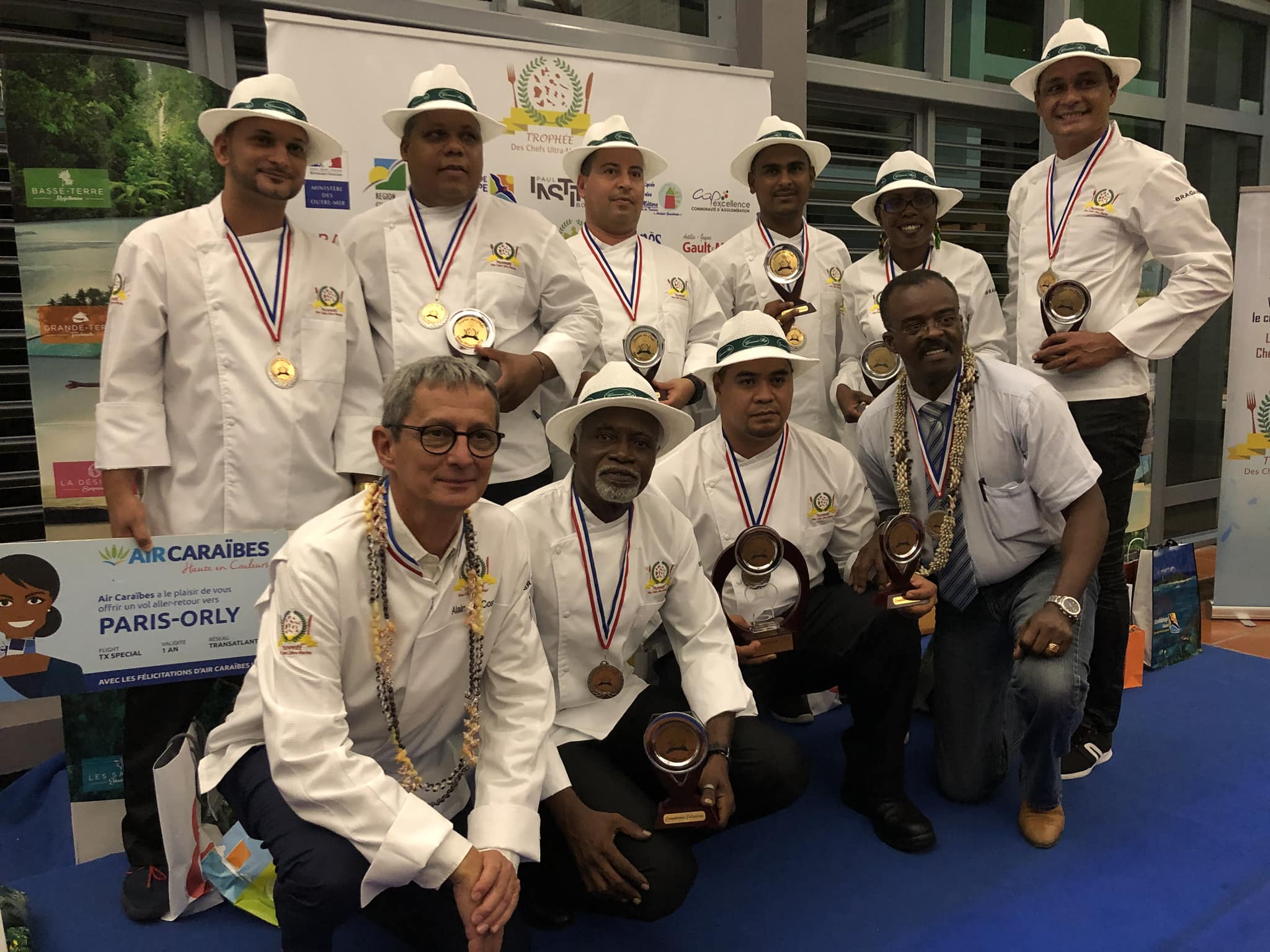 Lors de la remise de prix. Crédit Facebook.