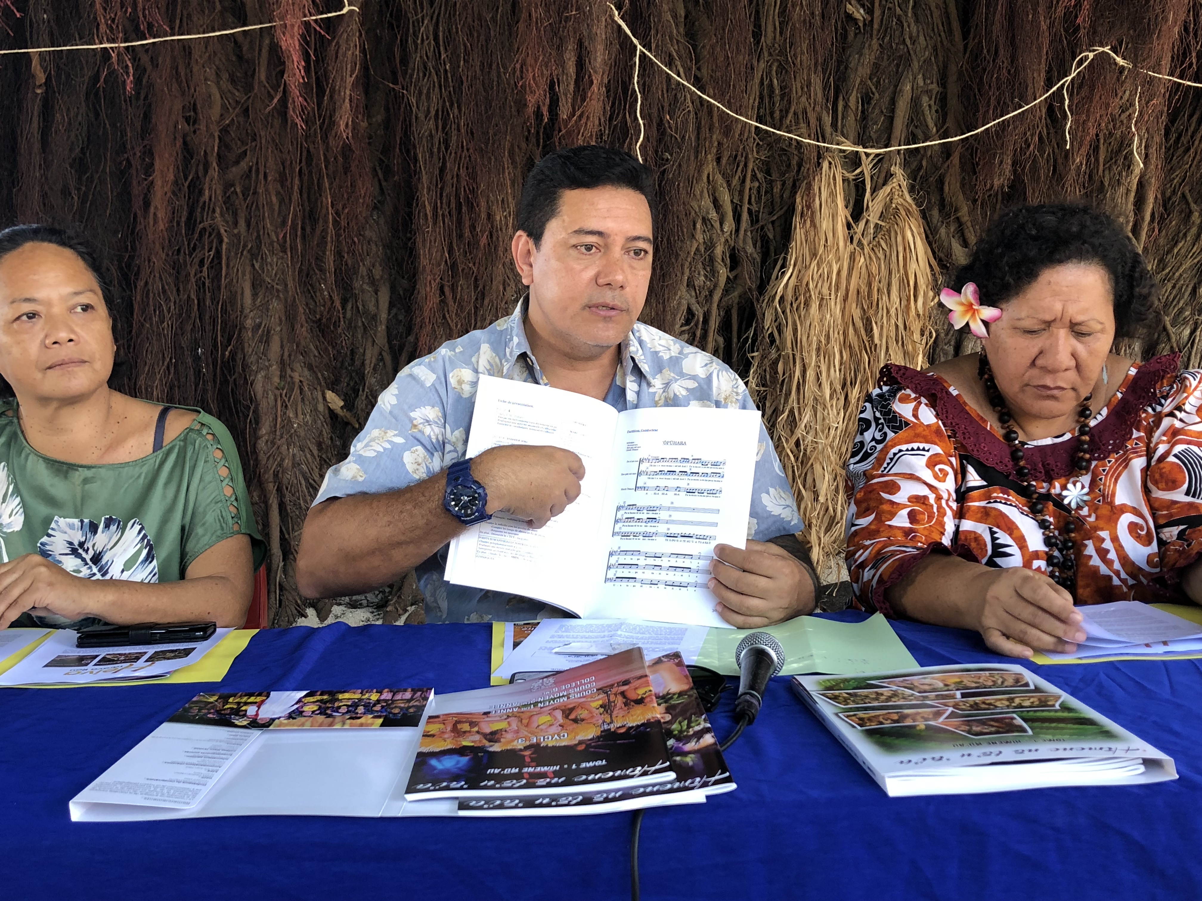 La première mallette consacrée au himene ru'au a été présentée ce vendredi. La seconde mallette, qui devrait être disponible lundi prochain, est-elle consacrée au himene tarava.